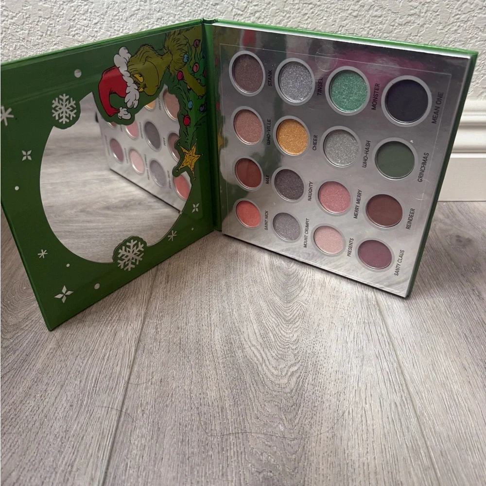 Grinch Snow Globe Palette, The Grinch Eyeshadow Palette, Holiday Makeup Palette